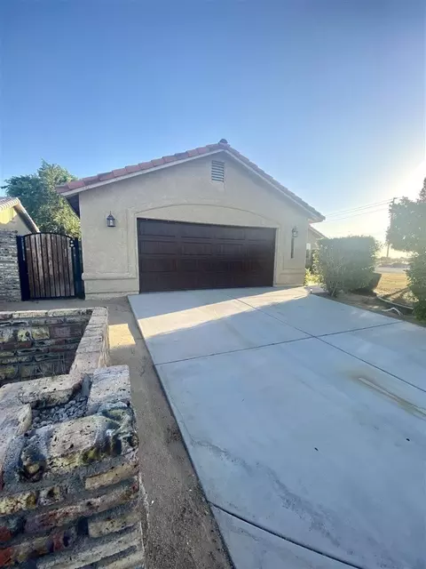 10113 E 37 St, Yuma, AZ 85367 photo 2