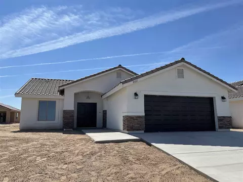 8661 E 41 St, Yuma, AZ 85365 photo 1
