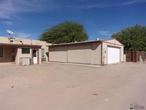 9329 E Spur Dr, Yuma, AZ 85365 photo 2