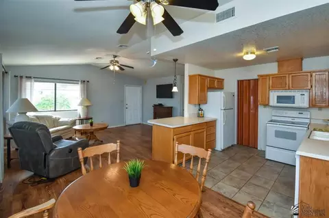 13832 E 47 St, Yuma, AZ 85367 photo 4
