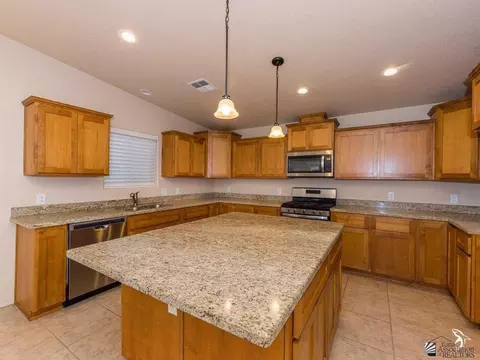 10127 E 33 St, Yuma, AZ 85365 photo 2