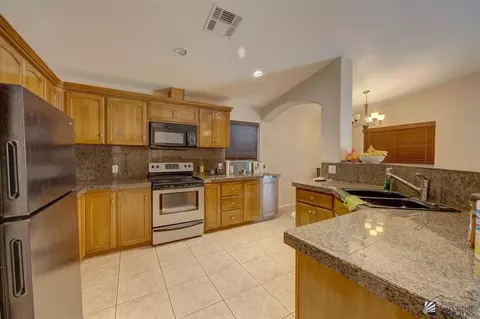 10334 E 37 St, Yuma, AZ 85365 photo 8