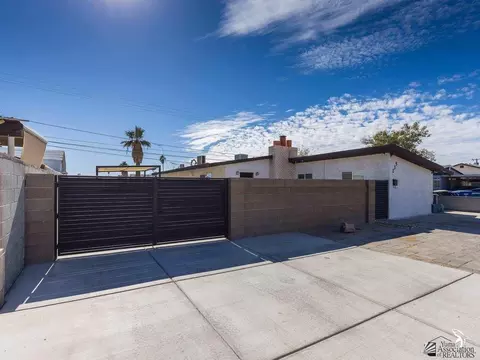 235 E 26 St, Yuma, AZ 85364 photo 1