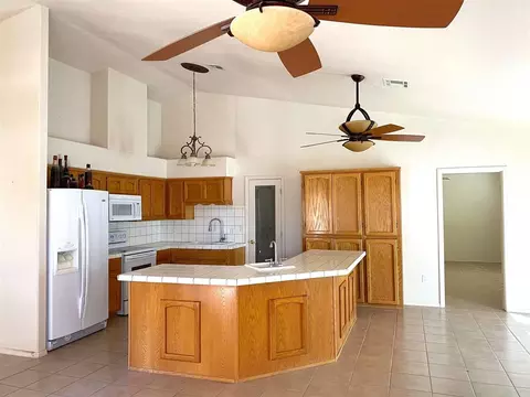 10224 E 37 St, Yuma, AZ 85365 photo 2