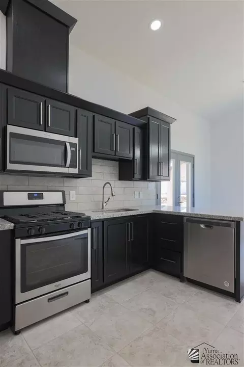 4024 S Hinckley Dr, Yuma, AZ 85365 photo 5