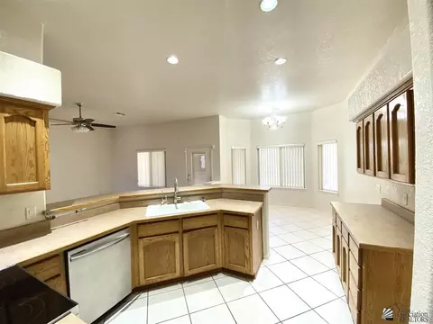 10585 E 38 St, Yuma, AZ 85364 photo 2