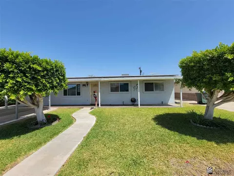 2076 E 25 Pl, Yuma, AZ 85365 photo 2