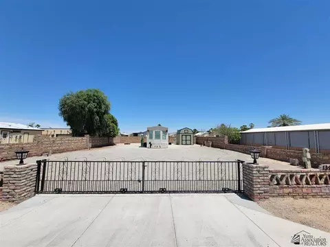 13438 E 49 Dr, Yuma, AZ 85367 photo 2
