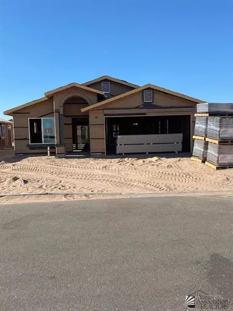 7532 E 45 St, Yuma, AZ 85365 photo 1