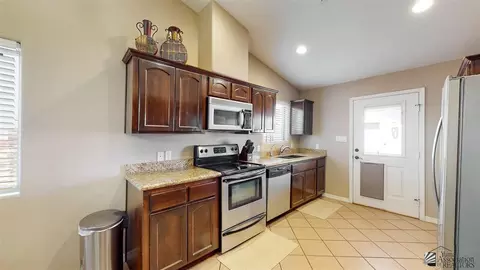 10166 E 37 St, Yuma, AZ 85365 photo 8