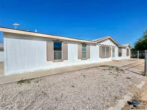 9324 E Ranch Dr, Yuma, AZ 85365 photo 2