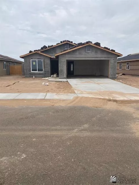 7544 E 45 St, Yuma, AZ 85365 photo 1