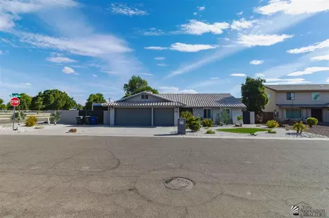 2293 E 26 Way, Yuma, AZ 85365 photo 2