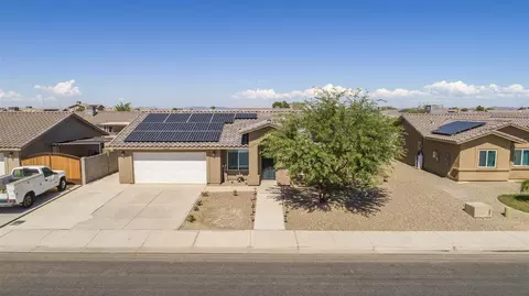 7604 E 41 Ln, Yuma, AZ photo 1