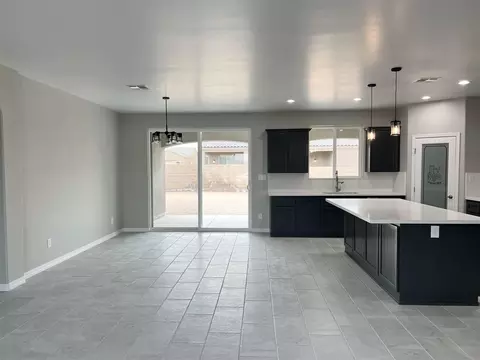 10129 E 39 Pl, Yuma, AZ 85367 photo 2