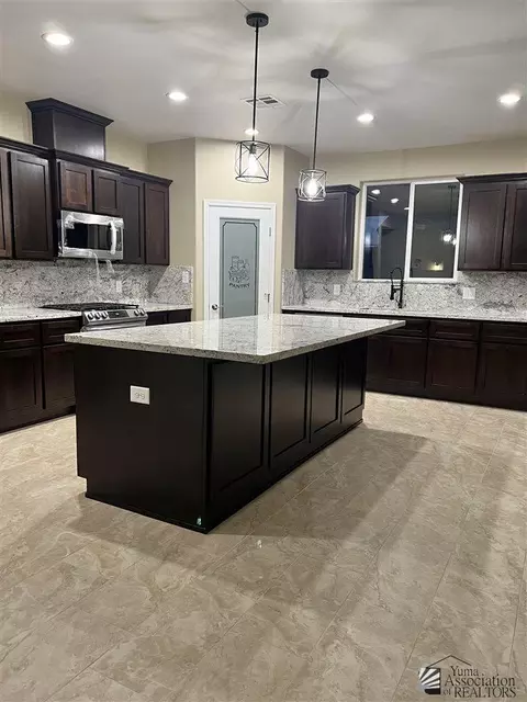 10117 E 39 Pl, Yuma, AZ 85367 photo 4