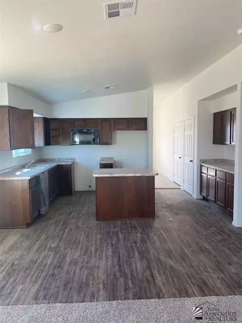 7552 E 45 St, Yuma, AZ 85365 photo 4