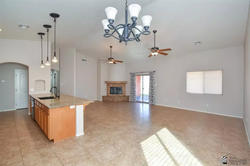  11884 E 27 Pl, Yuma, AZ 85367 photo 2