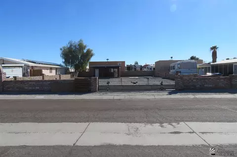 13437 E 53 Dr, Yuma, AZ 85367 photo 1