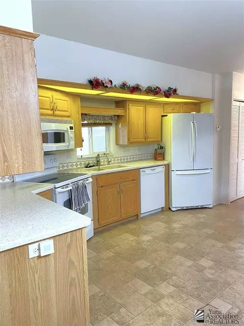 13702 E 54 Dr, Yuma, AZ 85367 photo 4