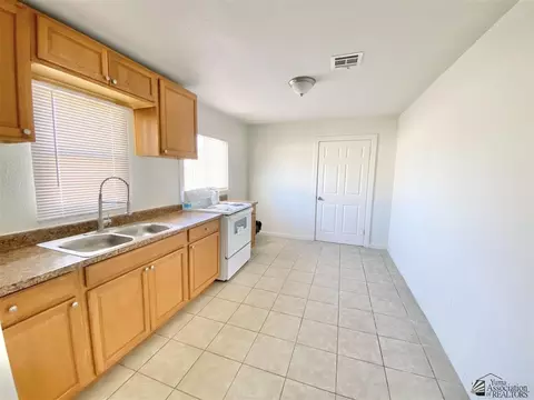 175 N 13 Ave, Yuma, AZ 85364 photo 7