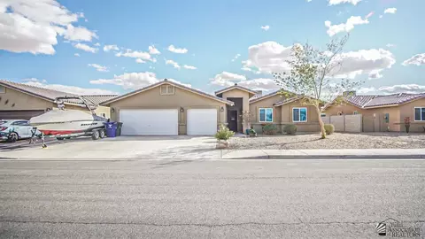 7587 E 41 St, Yuma, AZ 85365 photo 2