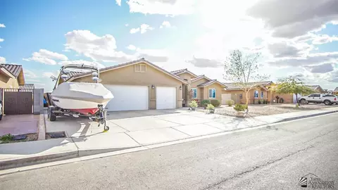7587 E 41 St, Yuma, AZ 85365 photo 1