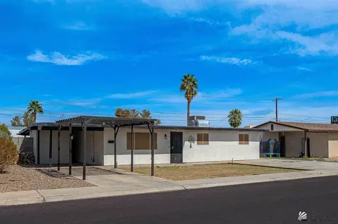 1560 E 26 Pl, Yuma, AZ 85365 photo 2