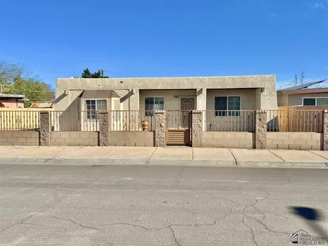 584 E Dominguez Dr, San Luis, AZ 85349