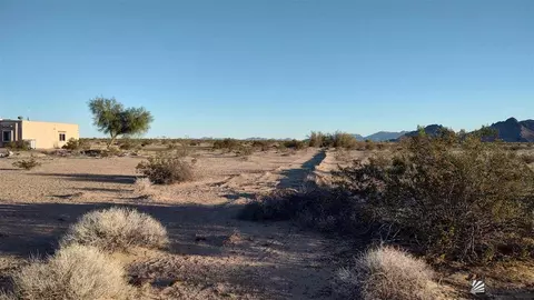 38433 E Pearl Dr, Wellton, AZ 85356