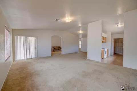8646 E 26 St, Yuma, AZ 85365 photo 2