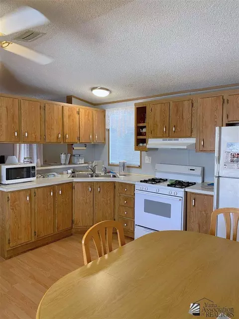 14142 E 31 Pl, Yuma, AZ 85367 photo 4