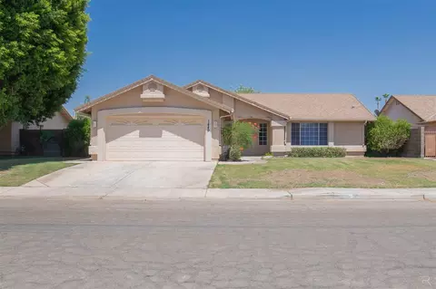 1449 S 35 Dr, Yuma, AZ 85364