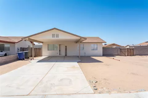 8927 E 39 St, Yuma, AZ 85365 photo 2