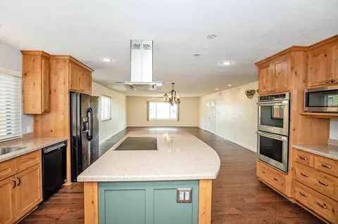 1407 E Sunset Ct, Yuma, AZ 85365 photo 9