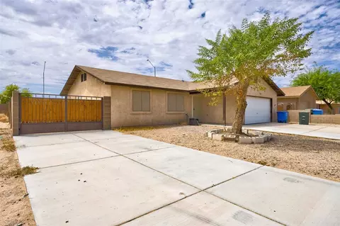3824 S Hinckley Dr, Yuma, AZ 85365