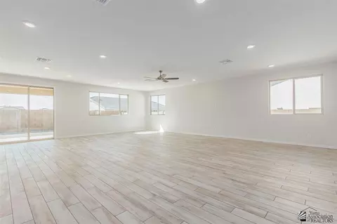 Living - 14581 E 42 St, Yuma, AZ 85367 photo 1 of 4