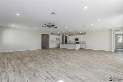 Living - 14581 E 42 St, Yuma, AZ 85367 photo 2 of 4