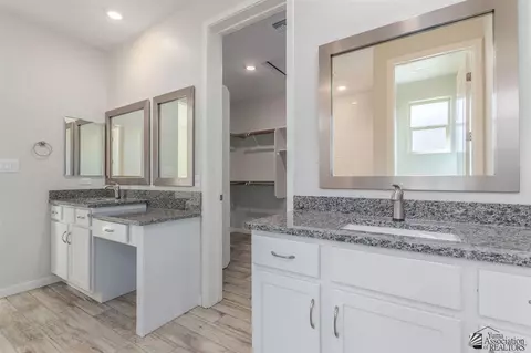 Bath - 14581 E 42 St, Yuma, AZ 85367 photo 2 of 6