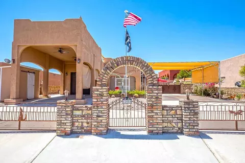 12585 E 46 Dr, Yuma, AZ 85367 photo 2