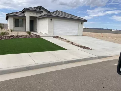 4742 E Los Olivos Dr, San Luis, AZ 85349