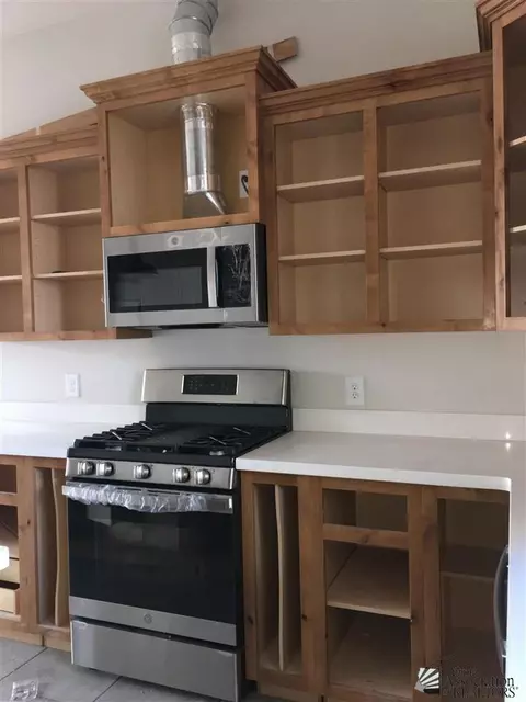 Kitchen - 8203 E 34 Rd, Yuma, AZ 85365 photo 3 of 3