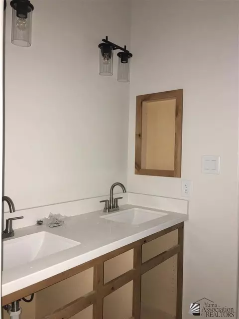 Bath - 8203 E 34 Rd, Yuma, AZ 85365 photo 1 of 2