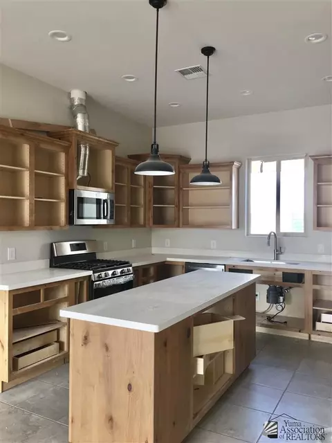 Kitchen - 8203 E 34 Rd, Yuma, AZ 85365 photo 2 of 3