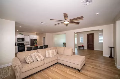 5744 E 45 Pl, Yuma, AZ 85365 photo 9