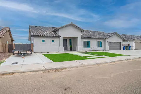5744 E 45 Pl, Yuma, AZ 85365 photo 2