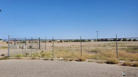 3247 E 43 St, Yuma, AZ 85365 photo 3