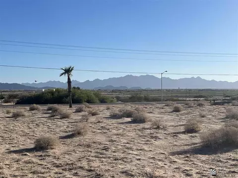 10224 Gulzow Dr, Wellton, AZ 85356