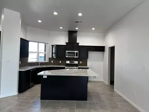 3922 S 34 Dr, Yuma, AZ 85365 photo 2