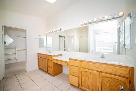 Bath - 14839 E 54 St, Yuma, AZ 85367 photo 3 of 5